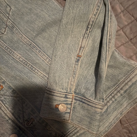 Outerknown oversized light wash denim jean jacket execellent condition - Picture 5 of 9